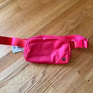 Lululemon Everywhere Belt Bag
